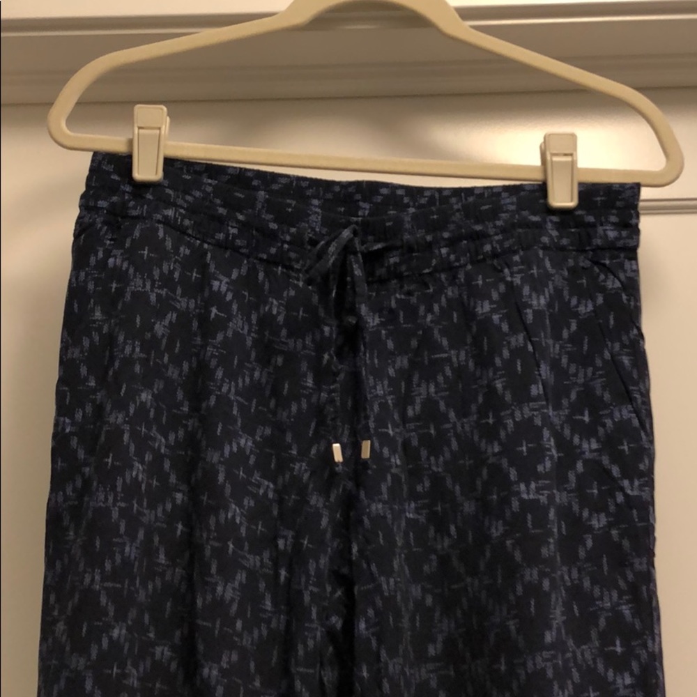 Patterned Jogger-Like Pants - Picture 5 of 6